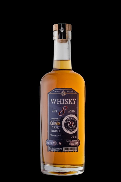 <strong>Whisky HOLISMA  8 years old Calvados Cask finish</strong><br/>70 cl